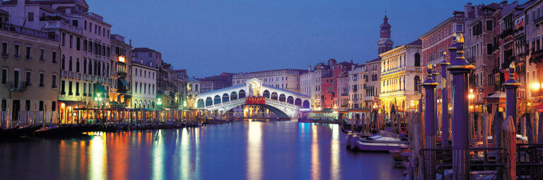 Rialto Bridge & Grand Canal at dusk. Venice, Italy. 422118